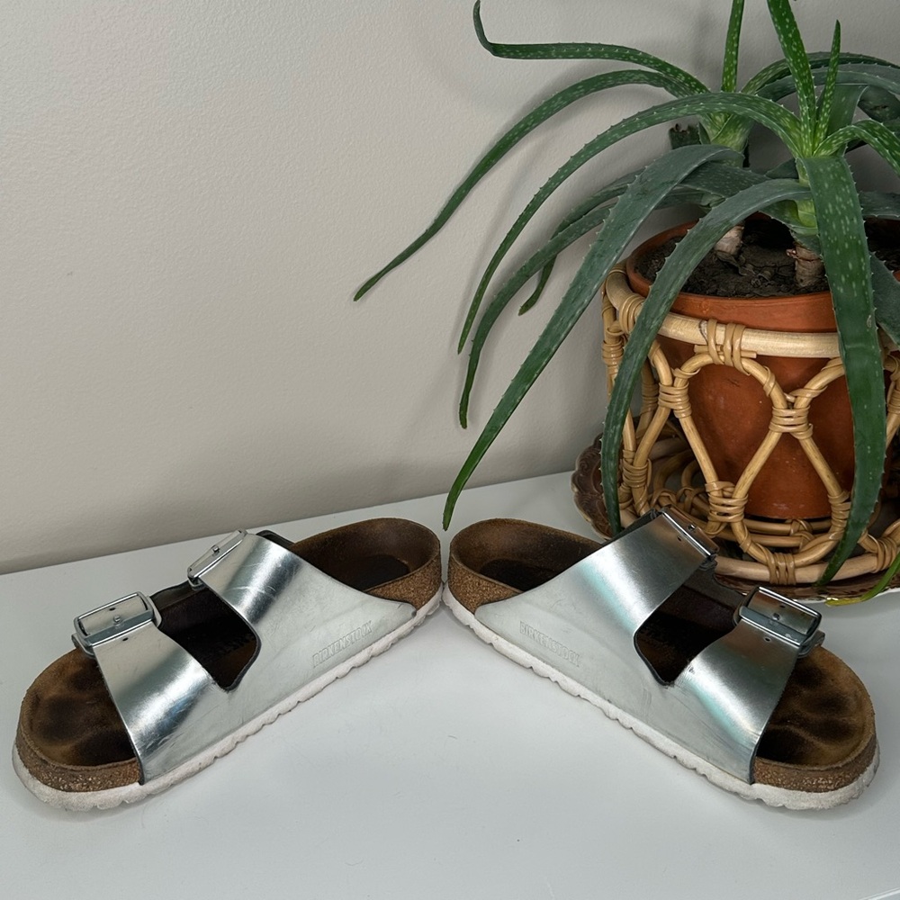 Birkenstock Arizona Sandals Silver Metallic Size 38 (US 7) Regular Fit - Picture 3 of 12